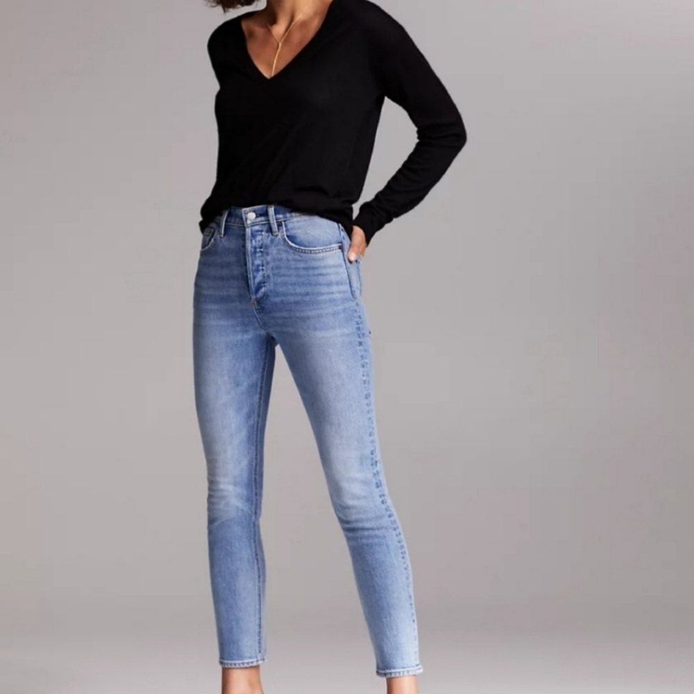Aritzia Denim Forum Yoko High Rise Slim size 26